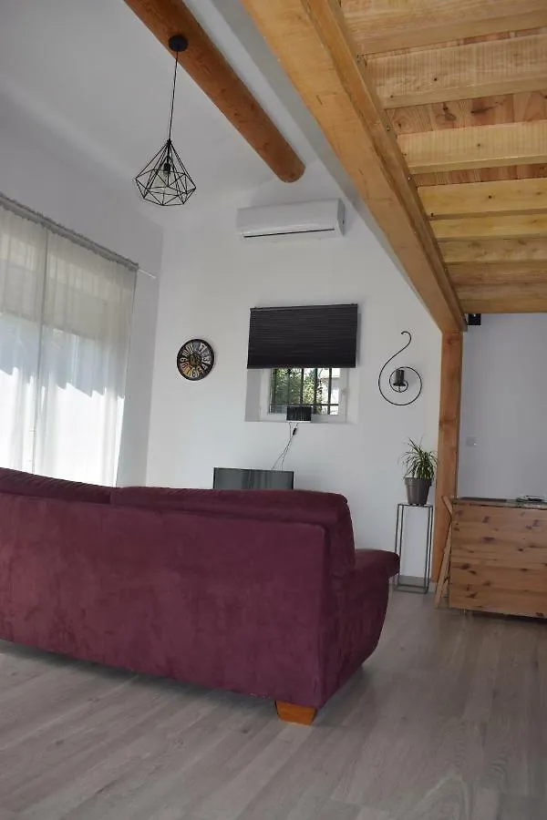 Appartement Loft Le Mistral avec SPA extérieur en saison à Maillane