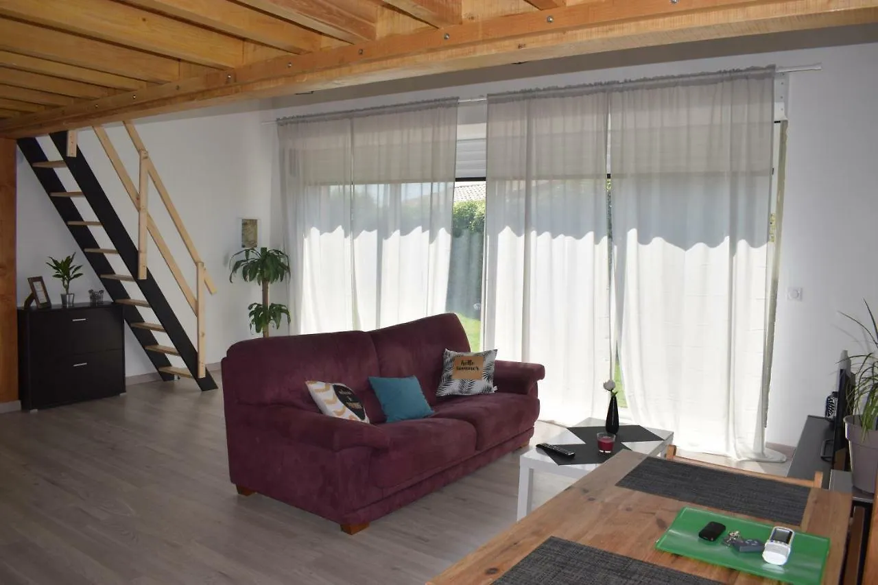 Appartement Loft Le Mistral avec SPA extérieur en saison à Maillane